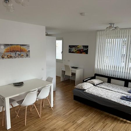 Hauptbahnhof Ferienwohnung Am Park Виена Екстериор снимка
